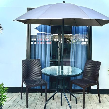 Villa Famiri Boutique Hotel Παραμαρίμπο Εξωτερικό φωτογραφία