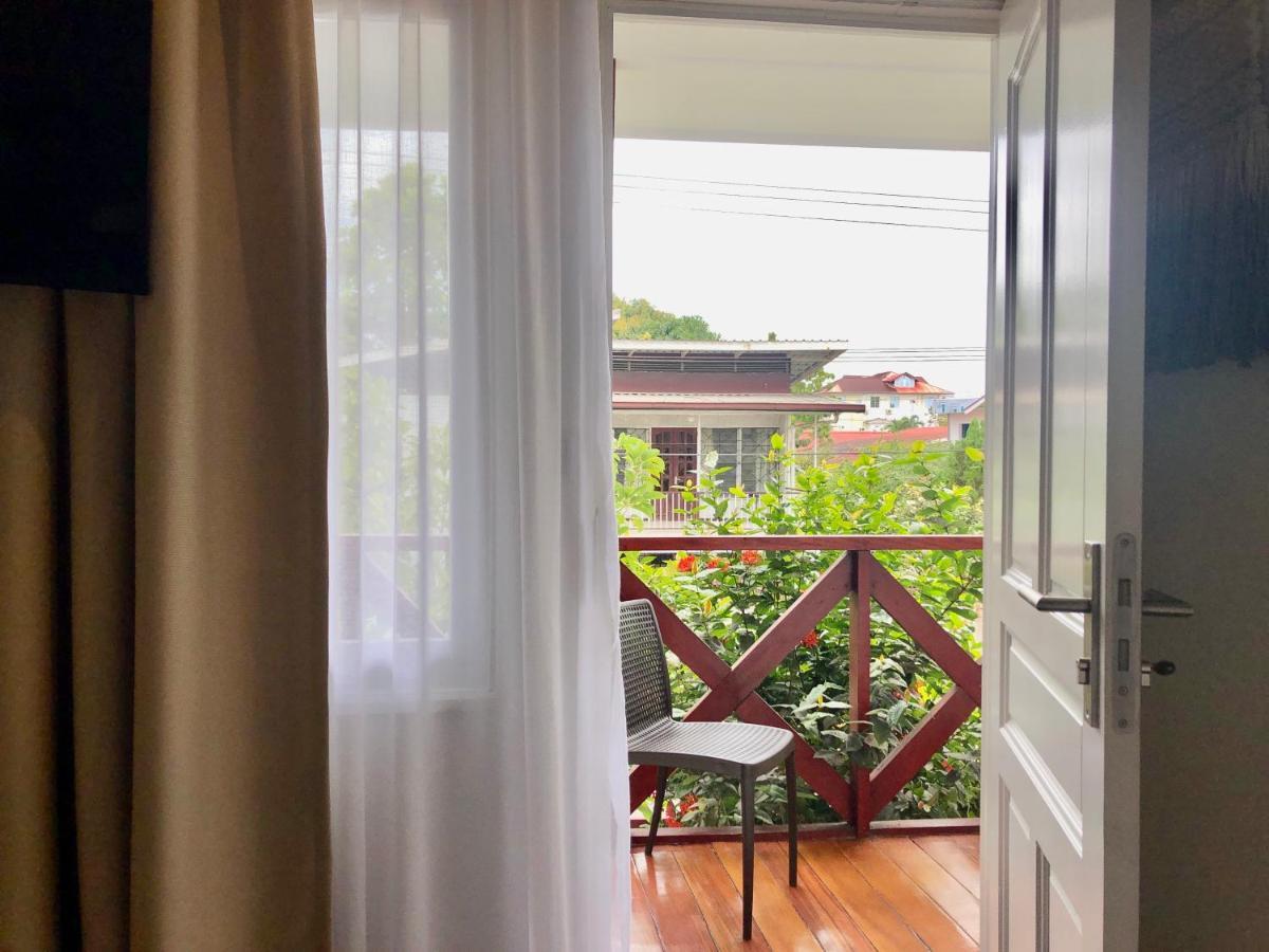 Villa Famiri Boutique Hotel Παραμαρίμπο Εξωτερικό φωτογραφία