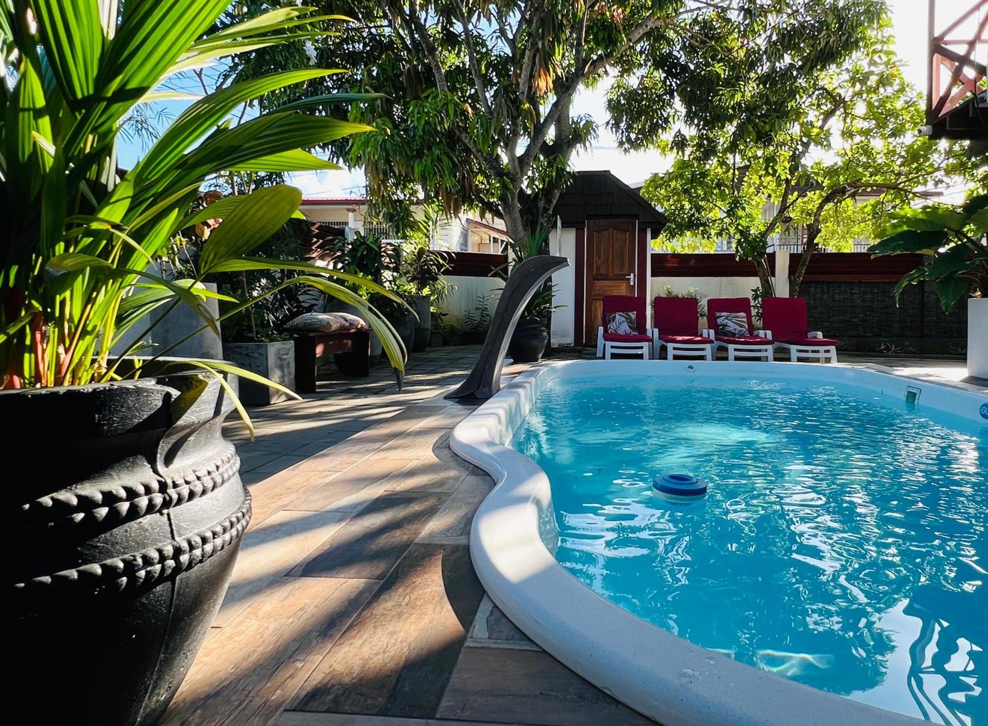 Villa Famiri Boutique Hotel Παραμαρίμπο Εξωτερικό φωτογραφία